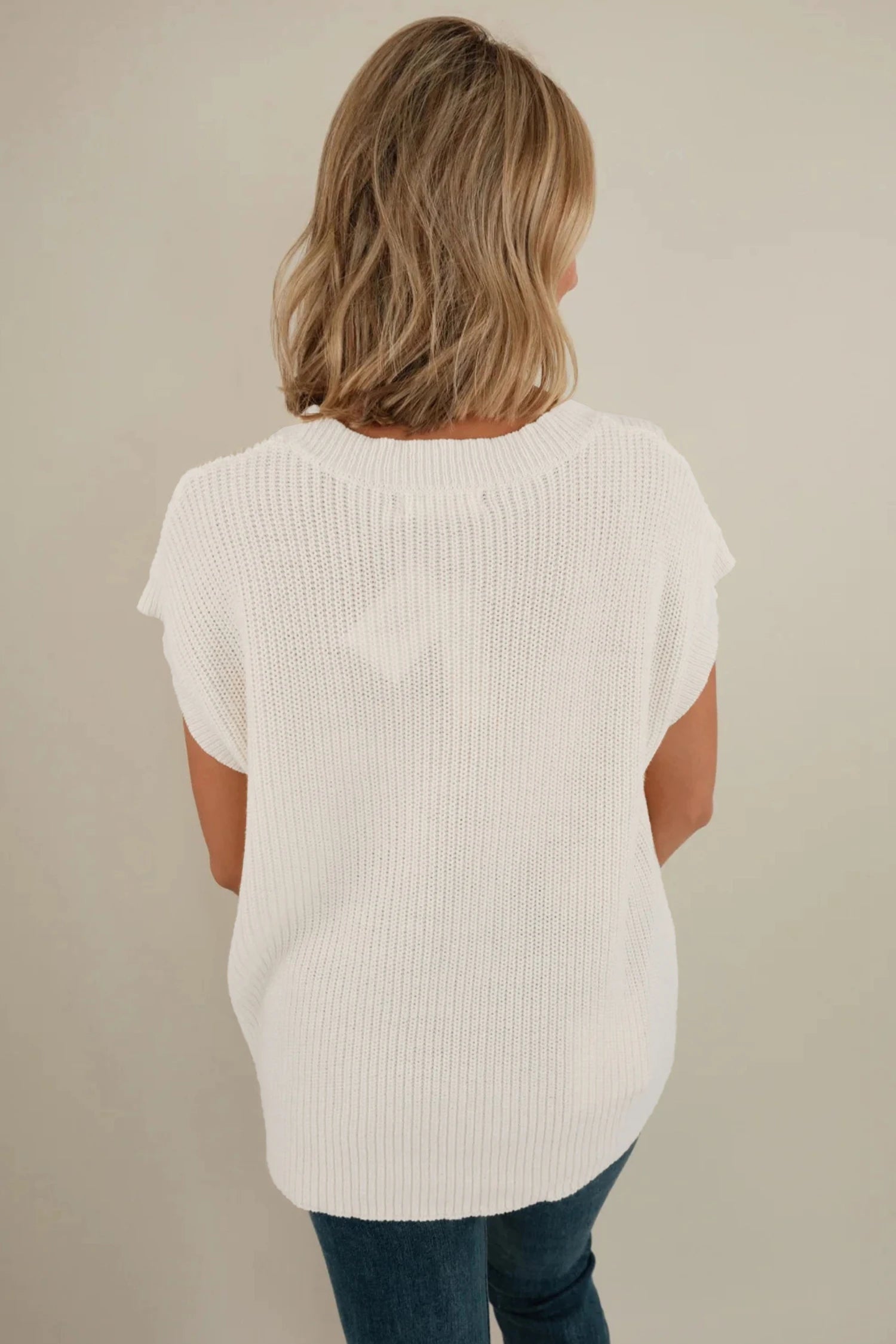 Crochet Horseshoe S/S Knit Sweater - White