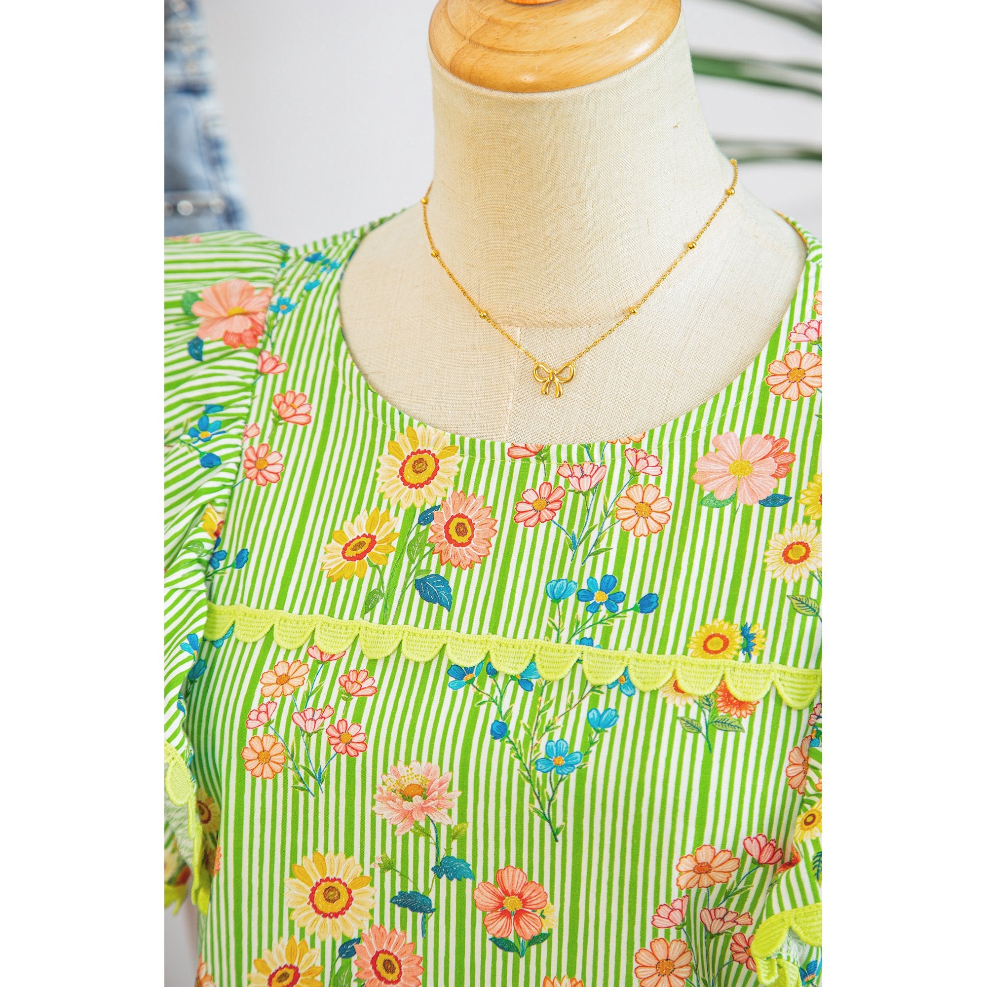 Green Floral Print Scalloped Ruffle S/S